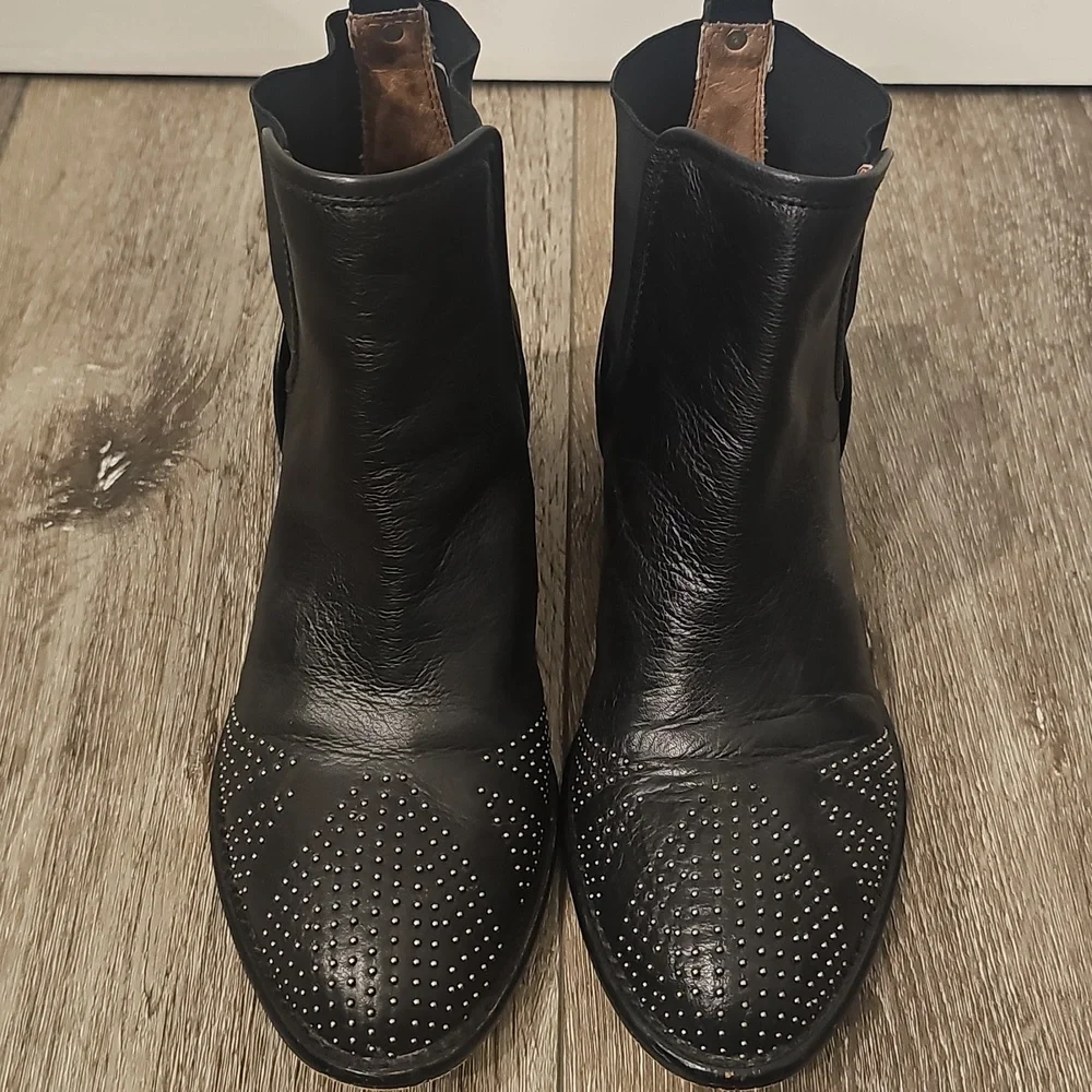 Donald J. Pliner Black Studded Leather Boots Union Jack Pronto Vibes